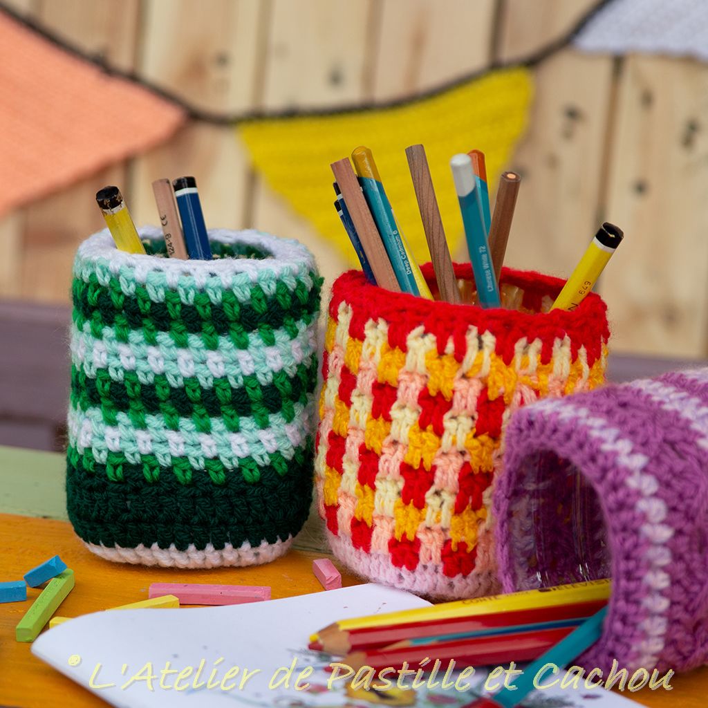 https://atelier2pastille-cachou.fr/wp-content/uploads/2020/11/Crochet-potacrayons-1.jpg